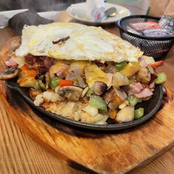 Maria's Brunch - Meat lovers skillet - Breakfast & Brunch Near Me - Metuchen, New Jersey Maria's Brunch - Meat lovers skillet - Breakfast & Brunch Near Me - Metuchen, New Jersey
