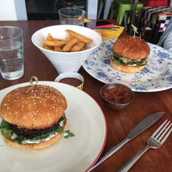 Boom Boom Burgers - Yum yum yum
