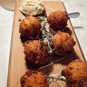 Los Gatos Parkside - Hushpuppies - Cocktail Bars Near Me - Los Gatos, California