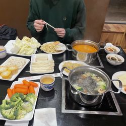 Double 10 Mini Hot Pot - Vegetarian Broth, Thai Hot Sour Broth