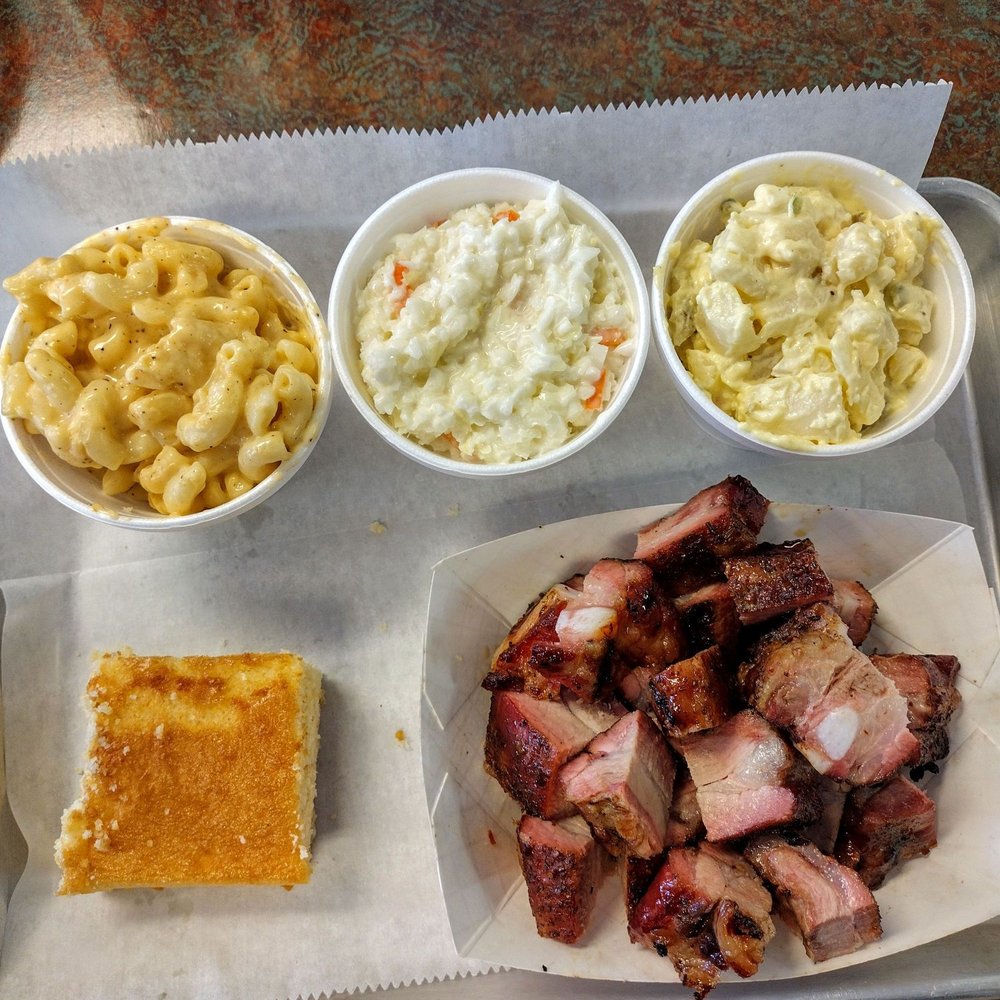 Reggie's BBQ - Barbeque Near Me - Clarksville, Tennessee