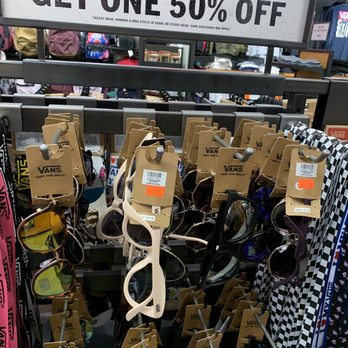 Vans Outlet - Shoe Stores Near Me - Sevierville, Tennessee