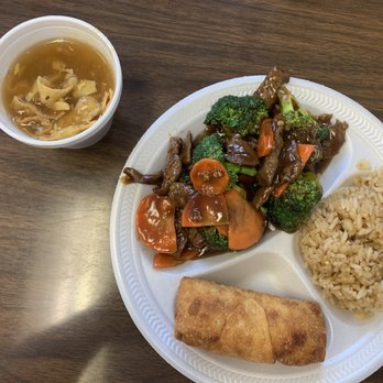 Egg Roll Number 1 - #6 lunch Beef and broccoli with fries rice, egg roll and hot & sour soup - Chinese Near Me - Greenwood, Indiana