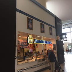 Auntie Anne's - My morning died when I arrived.