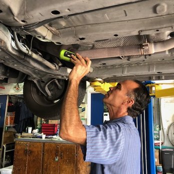 Freds Auto Repair - business owner - Auto Repair Near Me - Hialeah, Florida Freds Auto Repair - business owner - Auto Repair Near Me - Hialeah, Florida