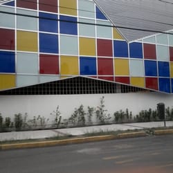 Instituto Oriente de Puebla - Un poco del estacionamiento... me encanta el diseño...