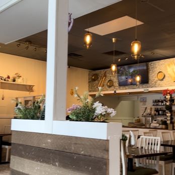Bodrum Mediterranean Kitchen - Awesome decorating inside - Salad Near Me - Jacksonville, Florida