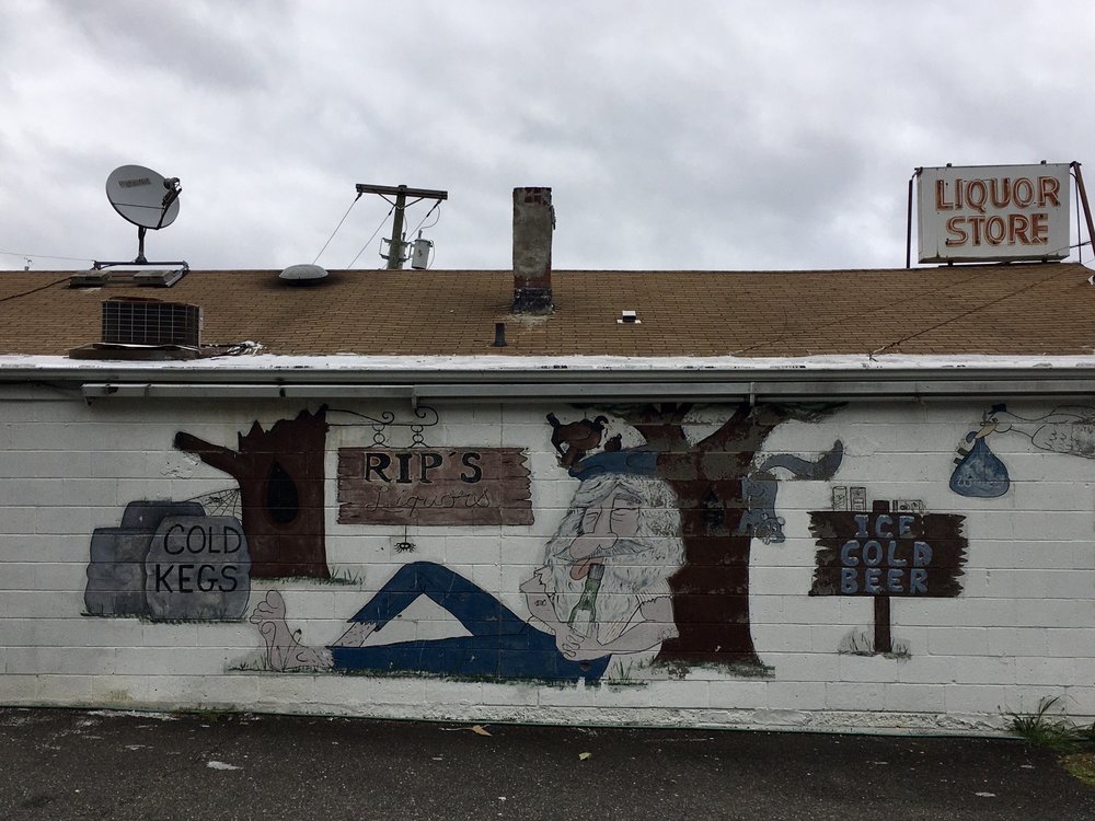 RIP’S LIQUOR SHOP Updated September 2024 1021 N Washington Ave