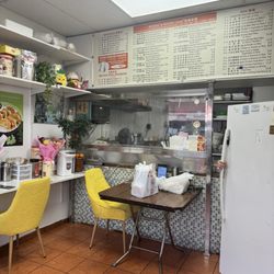 Mama's Noodle House