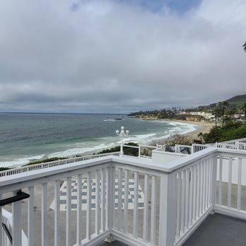 The Cliff Restaurant - American Near Me - Laguna Beach, California
