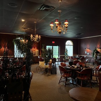Angottis Restaurant - View of room - New American Near Me - Columbus, Indiana Angottis Restaurant - View of room - New American Near Me - Columbus, Indiana