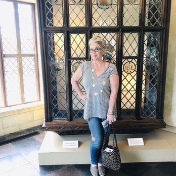 Agecroft Hall - This stained glass is gorgeous - Museums Near Me - Richmond, Virginia
