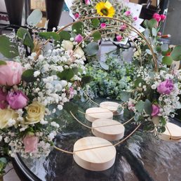 Custom centerpieces! We provided the bases Custom centerpieces! We provided the bases