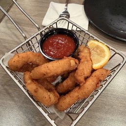 Fried Calamari (8 pcs) Fried Calamari (8 pcs)