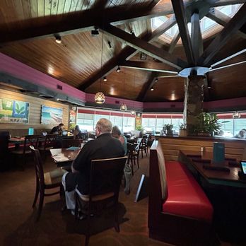 Bahama Breeze - Inside - Bars Near Me - Orlando, Florida