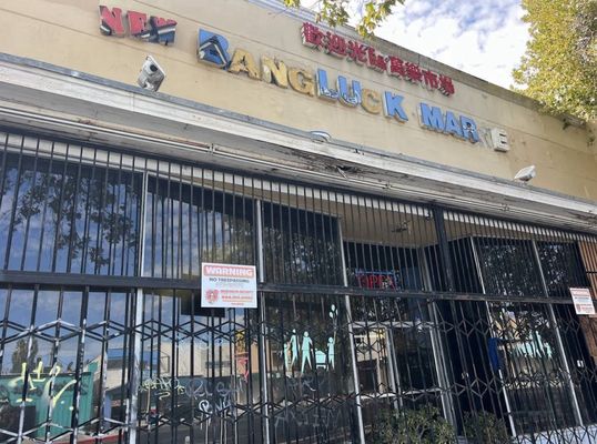 New Bangluck Market by null