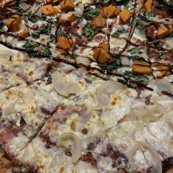 Simply Divine - Half fig and prosciutto, half sweet potato and bacon - Pizza Near Me - Falmouth, Massachusetts