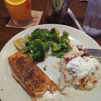 Applebee's Grill + Bar - Blackened salmon with loaded mashed potatoes - American Near Me - Apple Valley, California