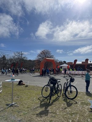 Wheel Happy Bicycle Shop by null