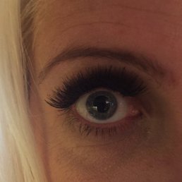 I eyelash extensions!