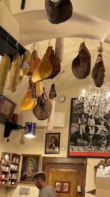 Prosciutteria Cantina dei Papi - Trevi by null