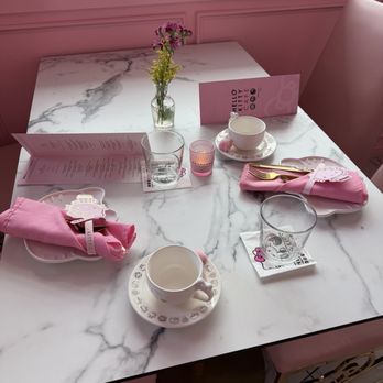 Hello Kitty Cafe - Themed Cafes Near Me - Santa Clara, California