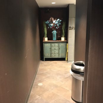 Brenden Theatres - Ok bathroom, long hallway and nice decor - Cinema Near Me - Concord, California