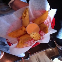 Mac and Cheese Egg Rolls