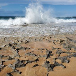 We were here at the end of October, so water not inviting for swimming or snorkeling. Heavy current / waves. We were here at the end of October, so water not inviting for swimming or snorkeling. Heavy current / waves.
