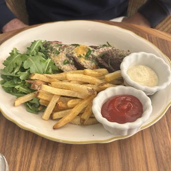 Ellington Park Bistro - Steak Frites - French Near Me - Washington, DC, District of Columbia