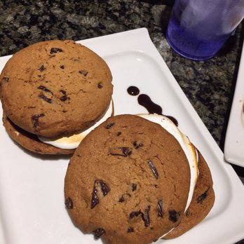 Topgolf - Smores cookie sandwich - Golf Near Me - Ashburn, Virginia