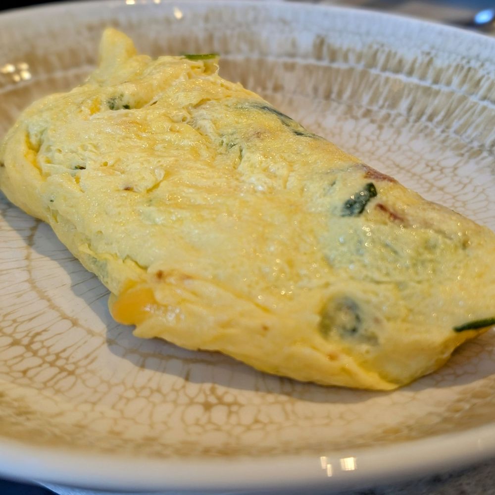La Luz Restaurant - Ham, cheese and spinach omelette. - Tex-Mex Near Me - Tucson, Arizona La Luz Restaurant - Ham, cheese and spinach omelette. - Tex-Mex Near Me - Tucson, Arizona