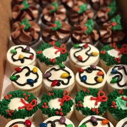 Sweet Treats and More - Mini Christmas Cupcakes