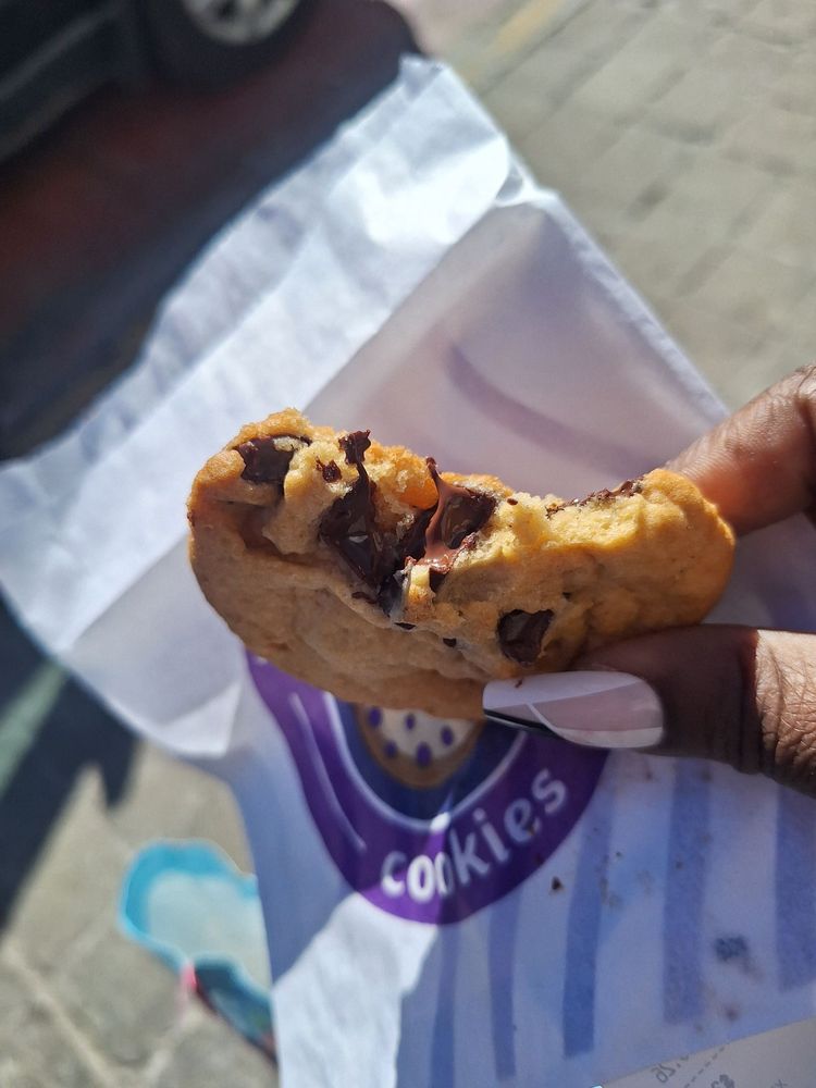 INSOMNIA COOKIES Updated June 2024 18 Photos 377 E Fordham Rd