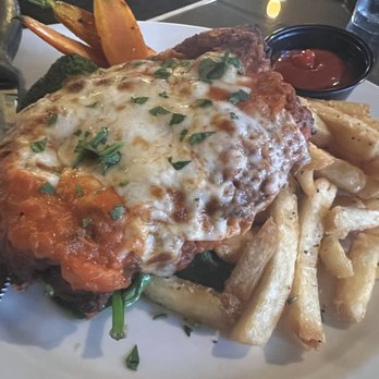 Bistro Casanova - Mediterranean Near Me - Kahului, Hawaii