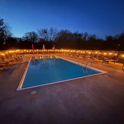 Misthaven Resort - Nude swimming at dusk!