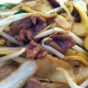 Lobster King - Stir Fried Beef Chow Fun - Seafood Near Me - Honolulu, Hawaii Lobster King - Stir Fried Beef Chow Fun - Seafood Near Me - Honolulu, Hawaii