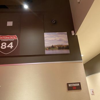 Smashburger - Decorating - Burgers Near Me - Southington, Connecticut Smashburger - Decorating - Burgers Near Me - Southington, Connecticut