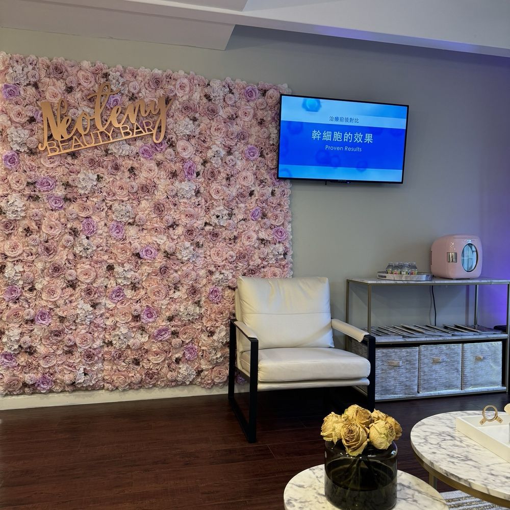 Neoteny Skin - Beautiful waiting area - Medical Spas Near Me - Los Angeles, California Neoteny Skin - Beautiful waiting area - Medical Spas Near Me - Los Angeles, California