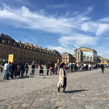 Paris City Vision - Security line for non-tour group patrons - Tours Near Me - Paris, 75