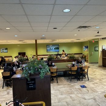 Thien An Sandwiches - people eating in a restaurant - Vietnamese Near Me - Houston, Texas Thien An Sandwiches - people eating in a restaurant - Vietnamese Near Me - Houston, Texas