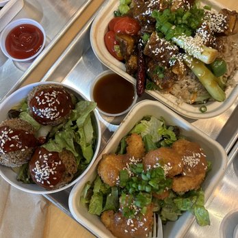 Pow Pow - Taiwanese Fried Cashew Mozzarella Croquettes Fried Shrimp General's Chick'n - Asian Fusion Near Me - Washington, DC, District of Columbia