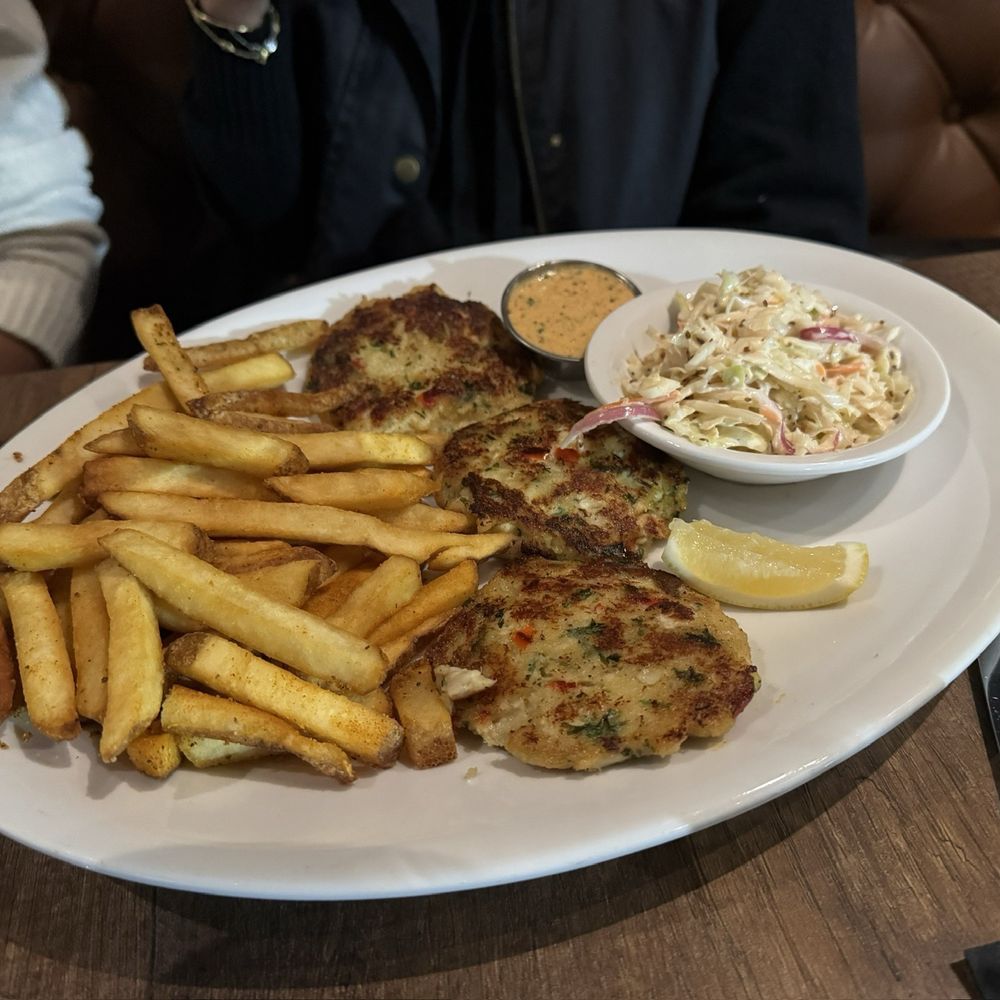 Green Island Oyster - Crab cakes - Seafood Near Me - Worcester, Massachusetts