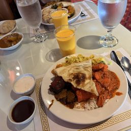Buffet lunch! Buffet lunch!