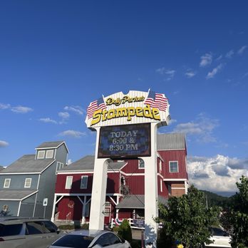 Dolly Parton's Stampede - Performing Arts Near Me - Pigeon Forge, Tennessee Dolly Parton's Stampede - Performing Arts Near Me - Pigeon Forge, Tennessee