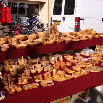 Marche - Shopping Near Me - Bédoin, 84