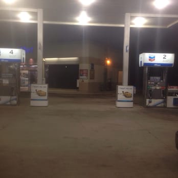 Lovelock Chevron - Outside looking in - Gas Stations Near Me - Lovelock, Nevada