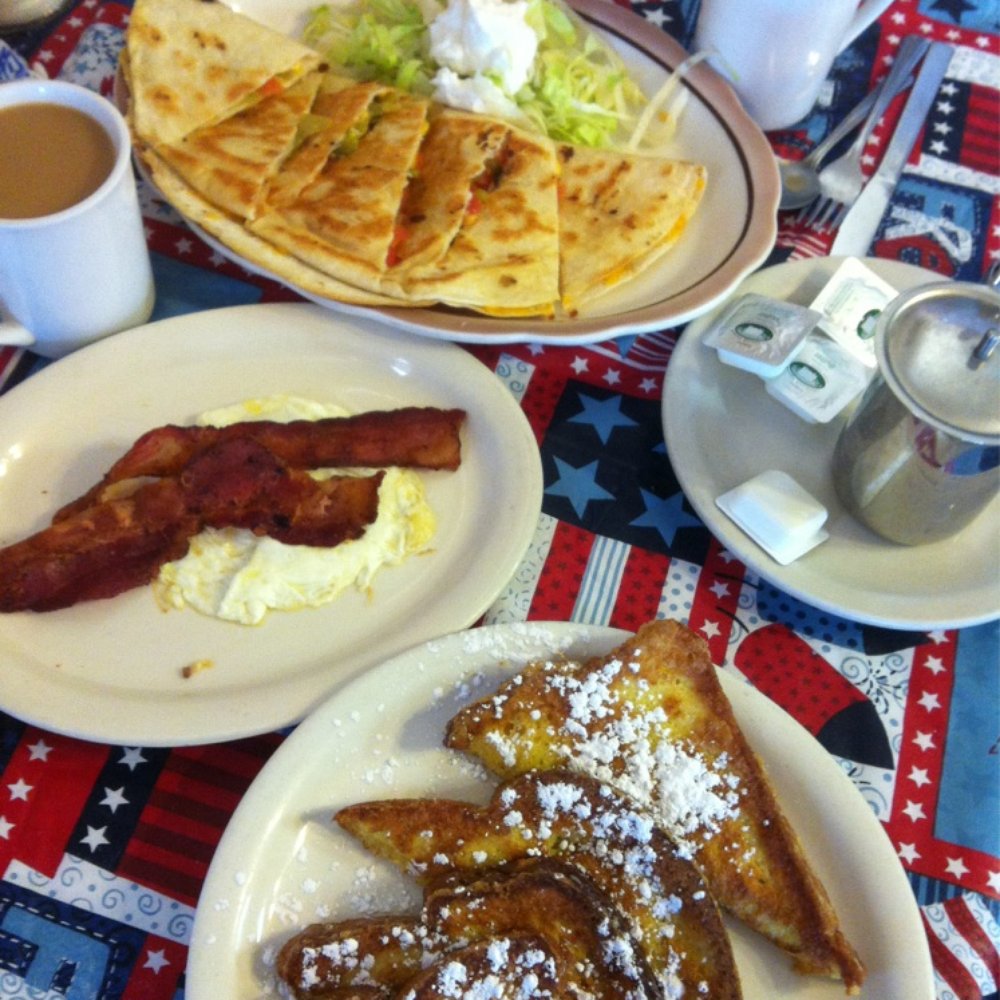 Rainbow Diner - Sunday breakfast :) - Comfort Food Near Me - Kingman, Arizona