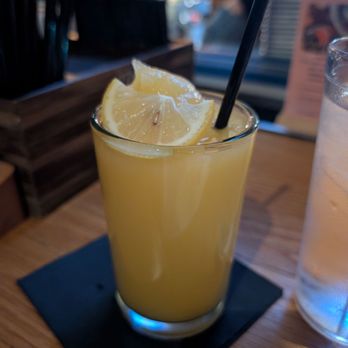 Loro Asian Smokehouse & Bar - Mango Sake Slushee - Smokehouse Near Me - Austin, Texas