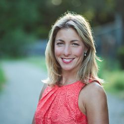 Layla Boyles - Century 21 Realty Center